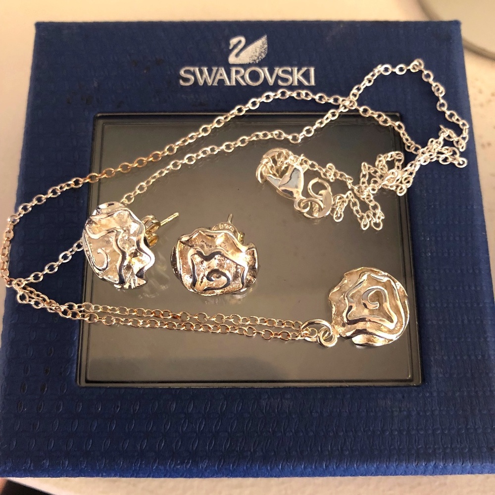 SWAROVSKI NECKLACE AND EARRINGS